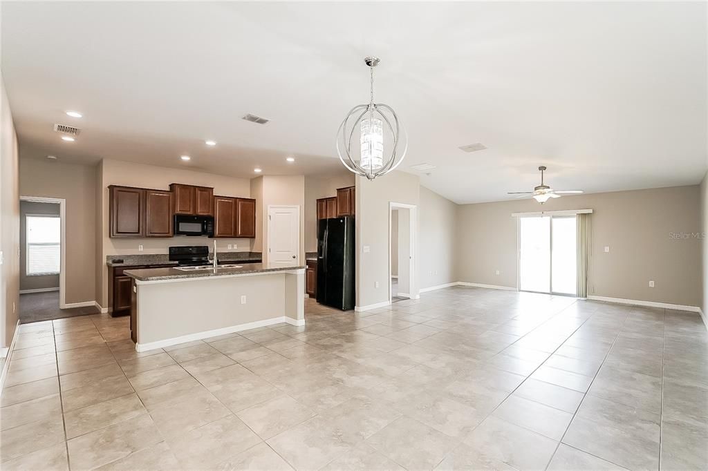 For Sale: $369,900 (4 beds, 2 baths, 1841 Square Feet)