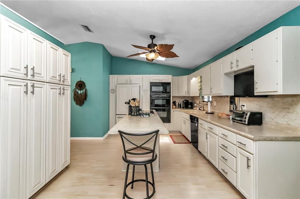 Active With Contract: $450,000 (5 beds, 4 baths, 3063 Square Feet)