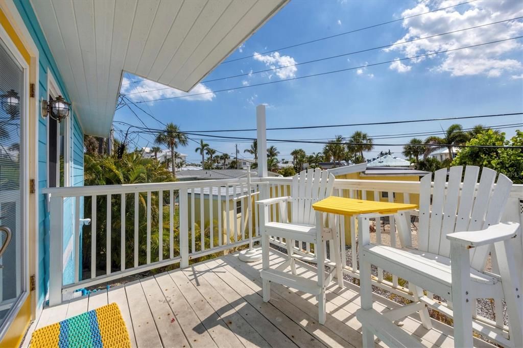 Pelican Perch front deck