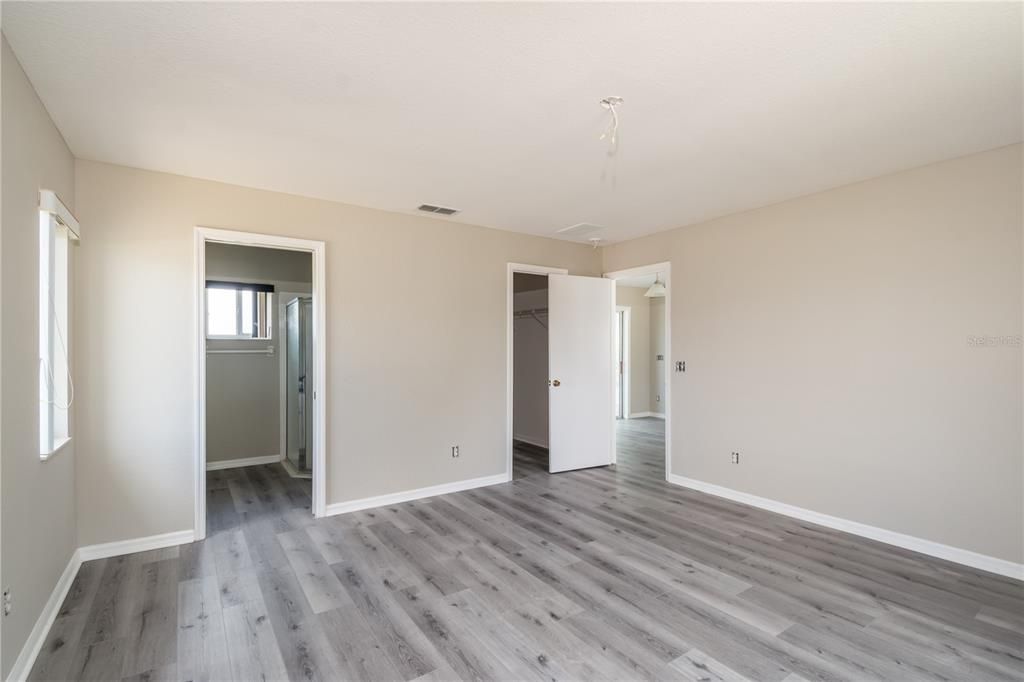 For Sale: $215,000 (2 beds, 2 baths, 1320 Square Feet)