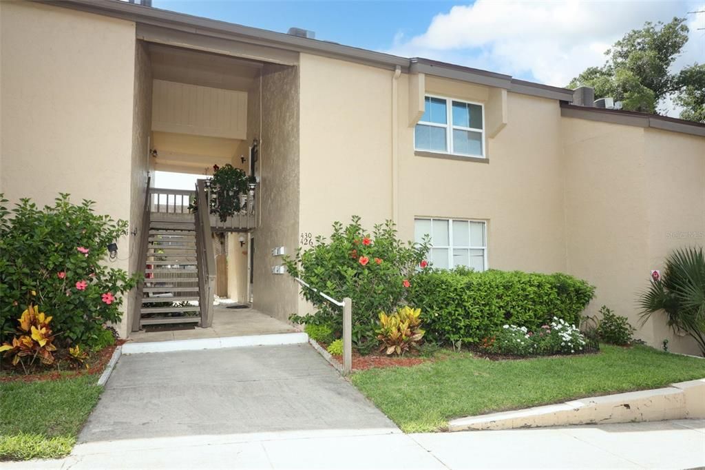 Recently Sold: $168,000 (1 beds, 1 baths, 792 Square Feet)