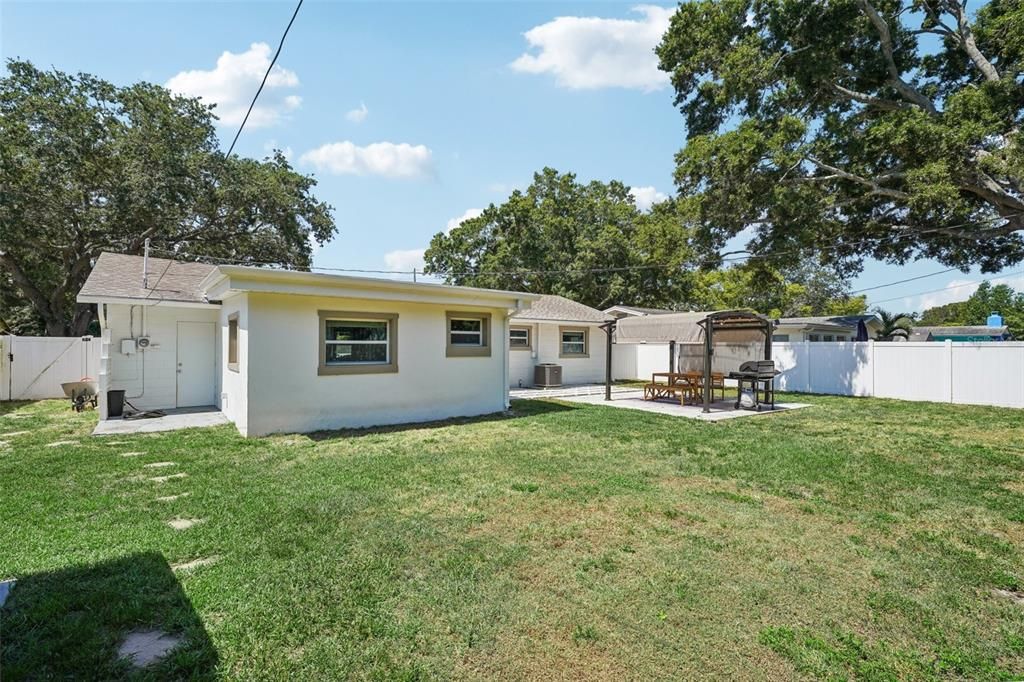 Active With Contract: $474,900 (3 beds, 2 baths, 1206 Square Feet)