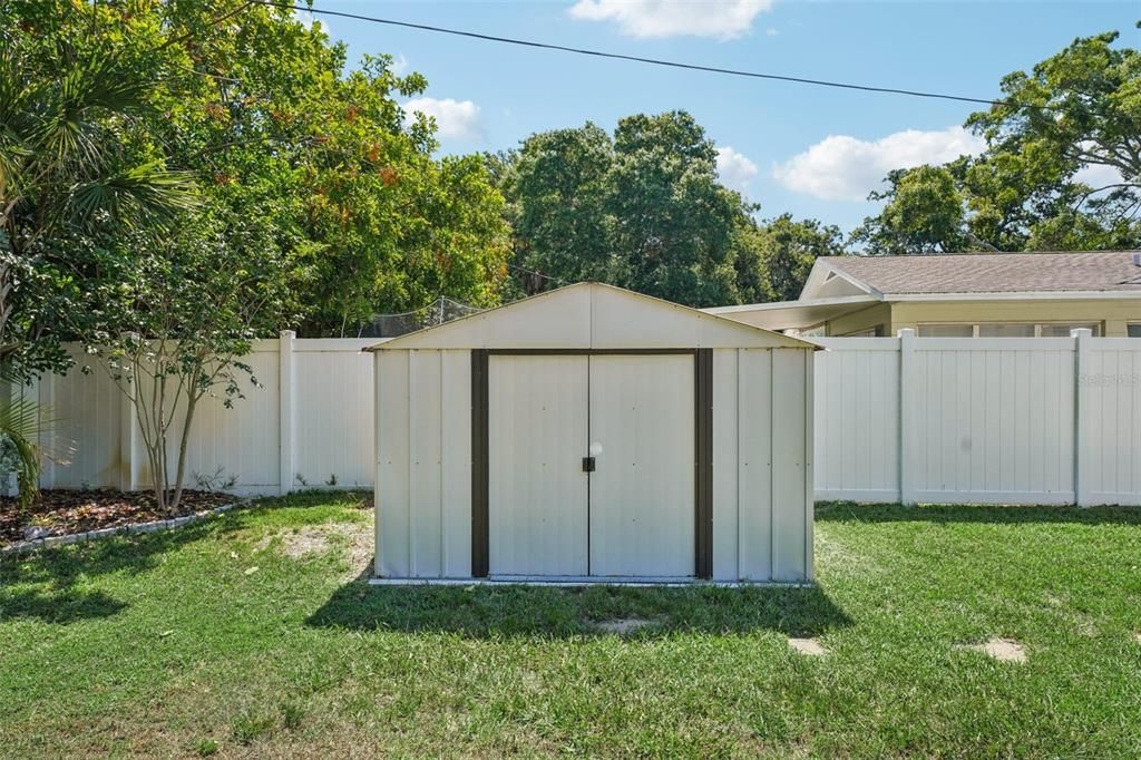 Active With Contract: $474,900 (3 beds, 2 baths, 1206 Square Feet)