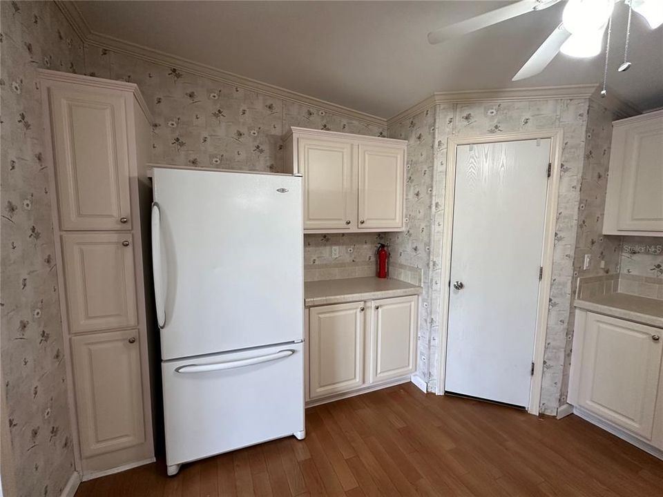 For Sale: $197,000 (3 beds, 2 baths, 1296 Square Feet)