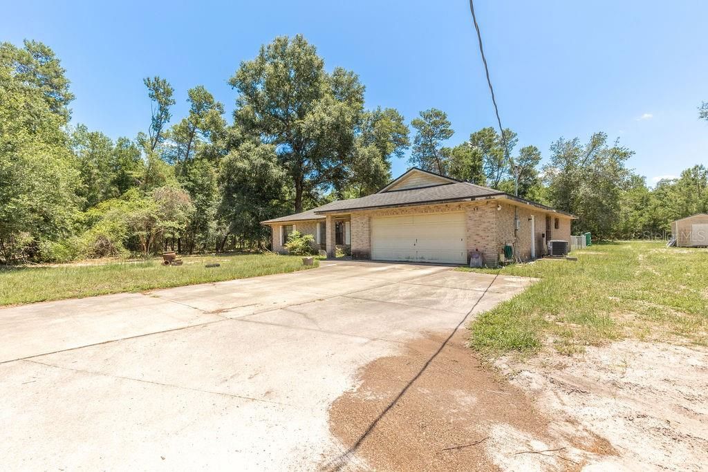 Active With Contract: $459,900 (3 beds, 2 baths, 1843 Square Feet)