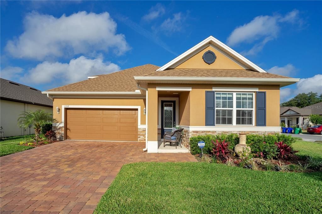 Active With Contract: $3,195 (4 beds, 3 baths, 2424 Square Feet)