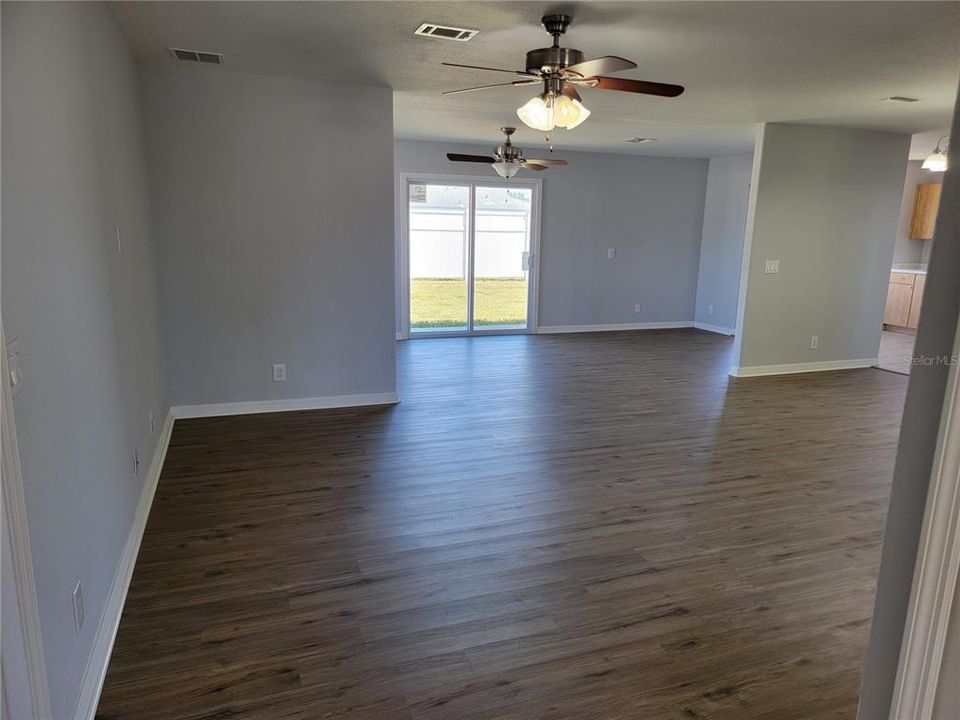 For Rent: $1,875 (3 beds, 2 baths, 1547 Square Feet)