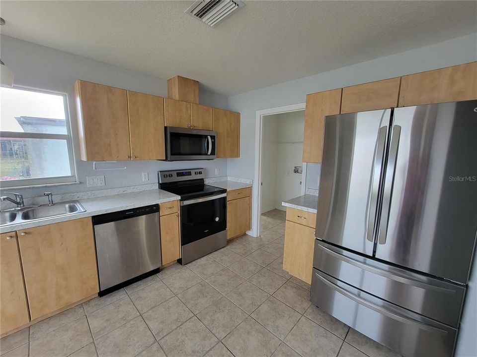 For Rent: $1,875 (3 beds, 2 baths, 1547 Square Feet)