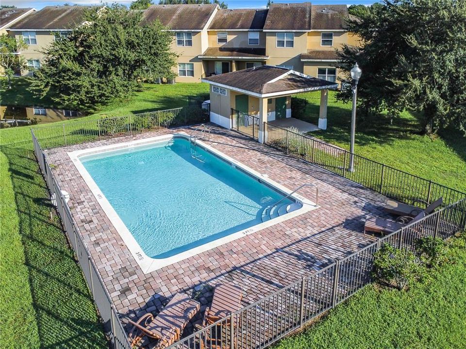 For Rent: $2,100 (3 beds, 2 baths, 1728 Square Feet)