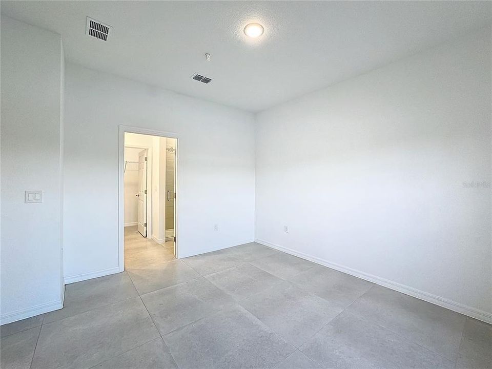 For Rent: $2,100 (3 beds, 2 baths, 1728 Square Feet)