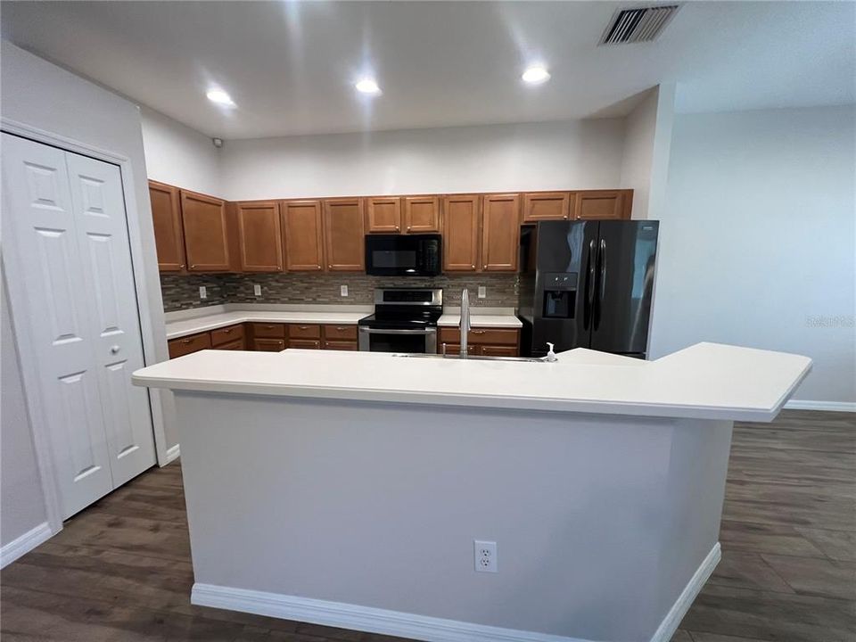 For Rent: $2,500 (4 beds, 2 baths, 2028 Square Feet)