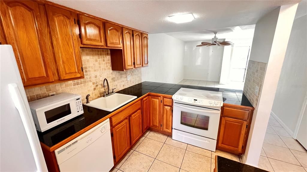 For Rent: $1,800 (2 beds, 2 baths, 1252 Square Feet)