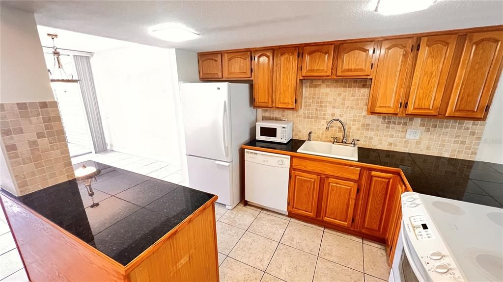 For Rent: $1,800 (2 beds, 2 baths, 1252 Square Feet)