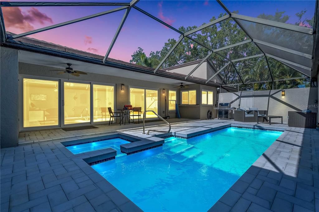 Beautiful Private Pool and Jacuzzi