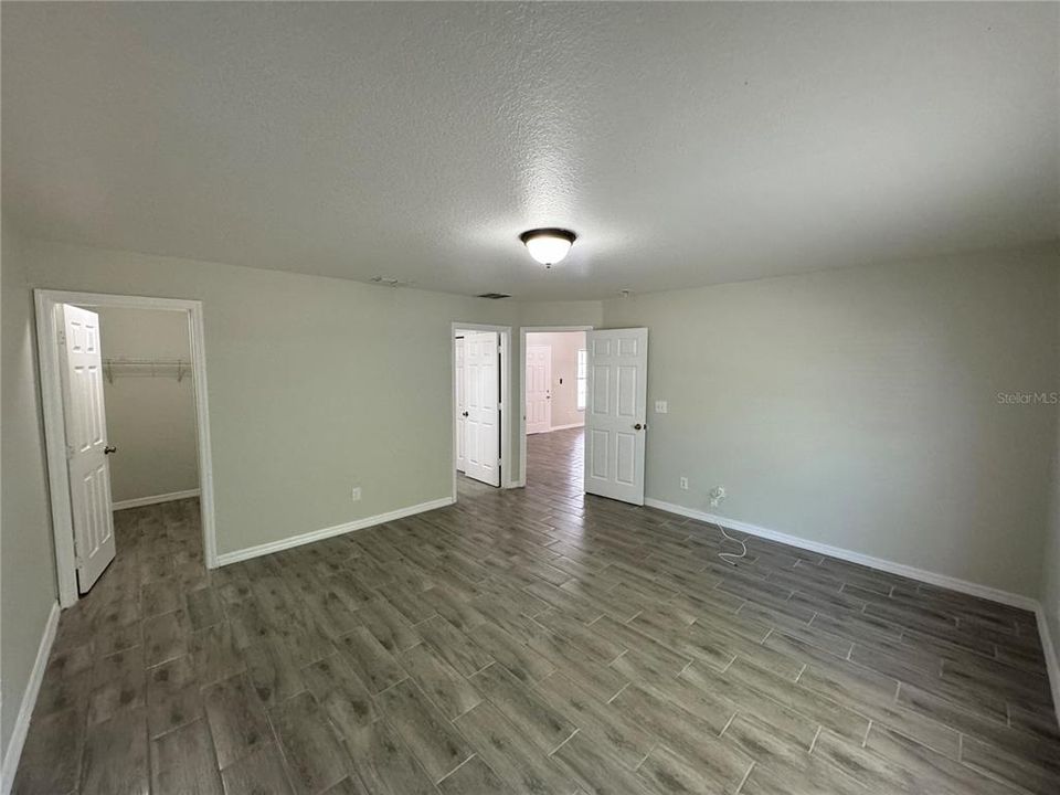 For Rent: $1,900 (3 beds, 2 baths, 1672 Square Feet)