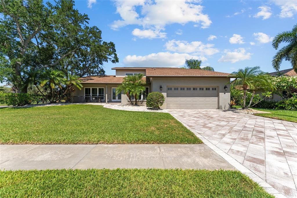 For Sale: $1,000,000 (4 beds, 2 baths, 2489 Square Feet)