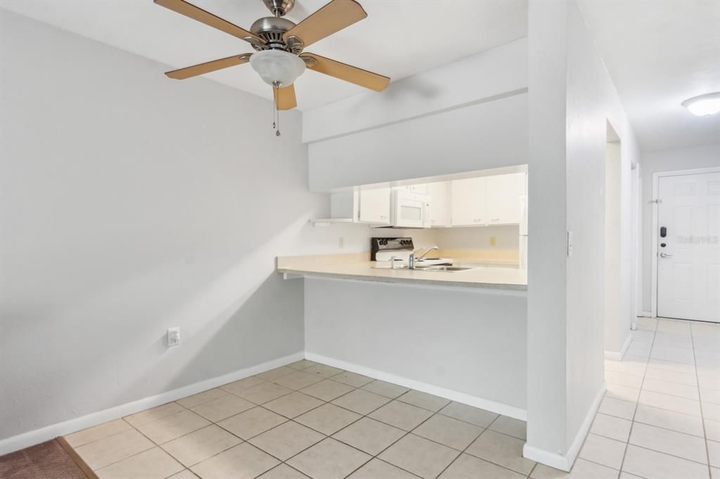 For Sale: $168,000 (2 beds, 2 baths, 1088 Square Feet)