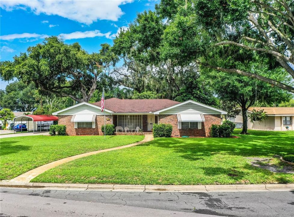 Active With Contract: $335,000 (3 beds, 2 baths, 1862 Square Feet)