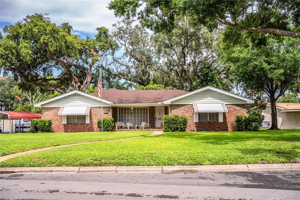 For Sale: $350,000 (3 beds, 2 baths, 1862 Square Feet)