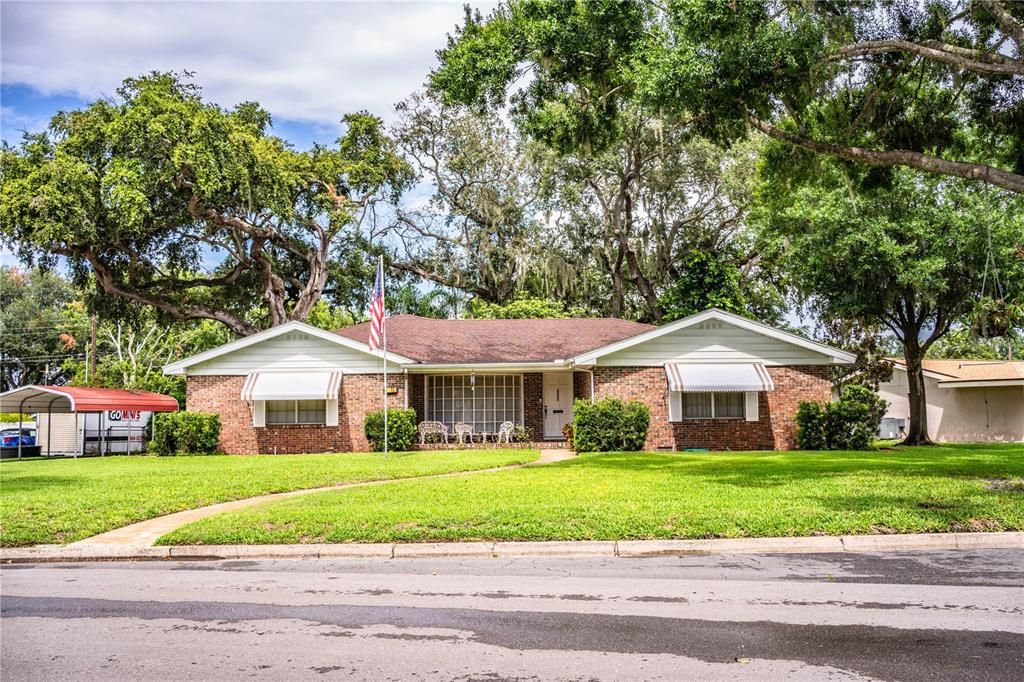 Active With Contract: $335,000 (3 beds, 2 baths, 1862 Square Feet)