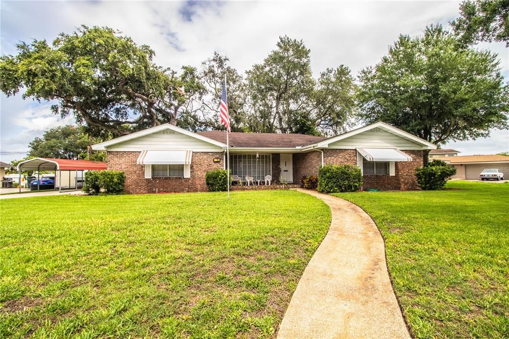 Active With Contract: $335,000 (3 beds, 2 baths, 1862 Square Feet)