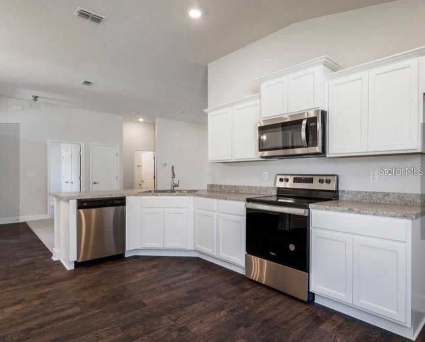Active With Contract: $338,400 (3 beds, 2 baths, 1505 Square Feet)