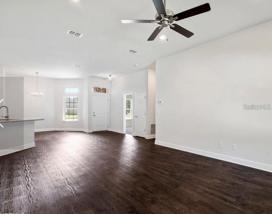 Active With Contract: $338,400 (3 beds, 2 baths, 1505 Square Feet)