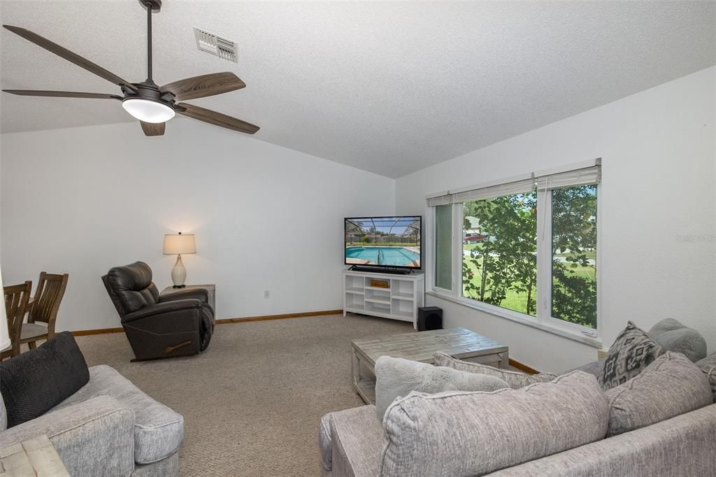 Active With Contract: $315,000 (3 beds, 2 baths, 1350 Square Feet)