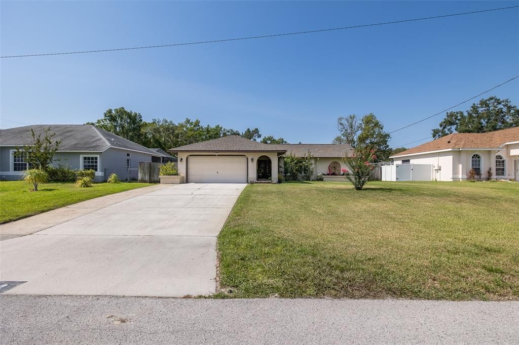 Active With Contract: $315,000 (3 beds, 2 baths, 1350 Square Feet)