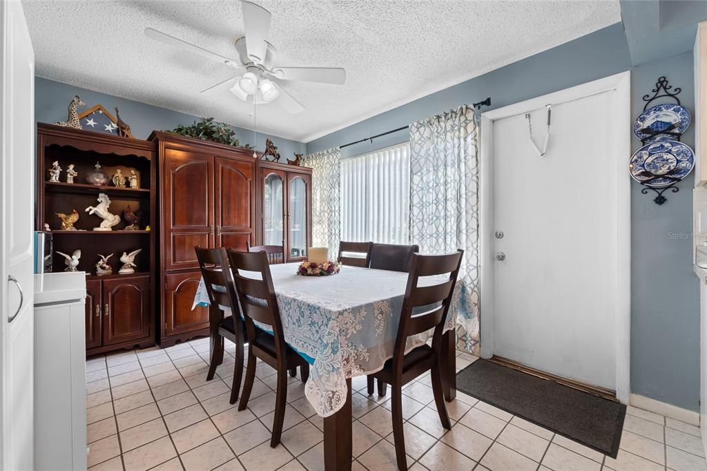 For Sale: $189,000 (2 beds, 2 baths, 1109 Square Feet)