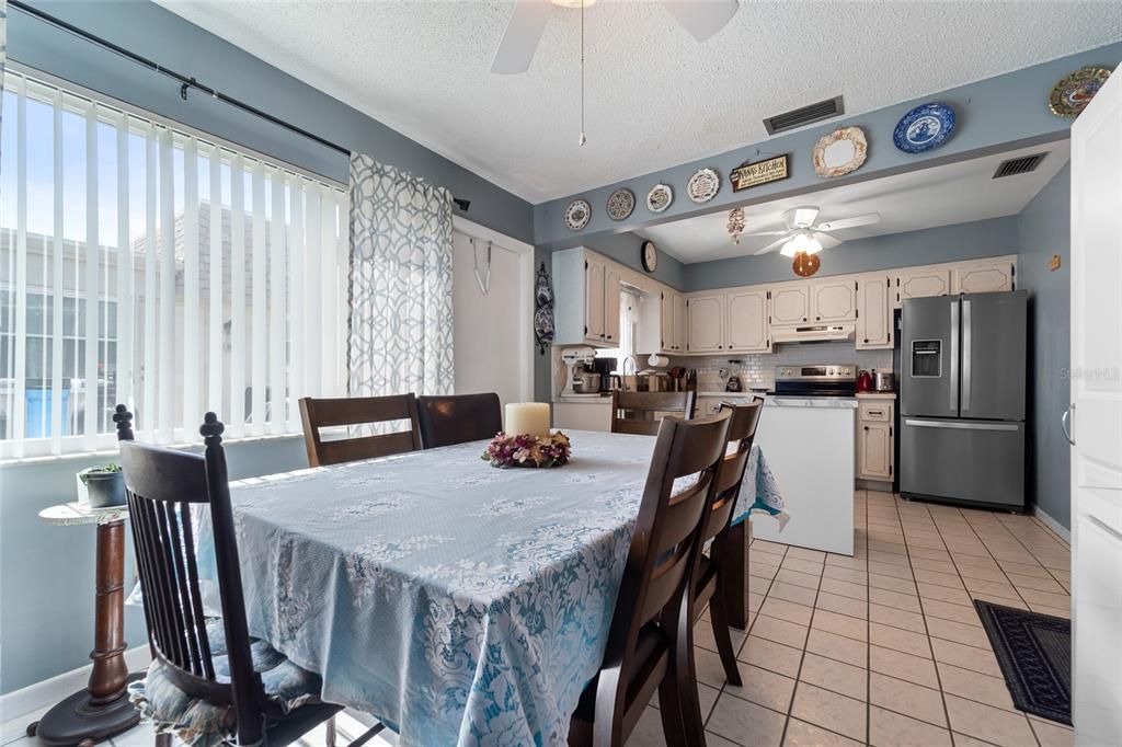 For Sale: $189,000 (2 beds, 2 baths, 1109 Square Feet)