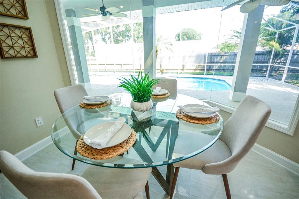 Dinette overlooking pool