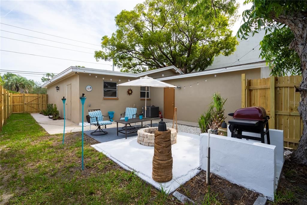 Backyard/Courtyard