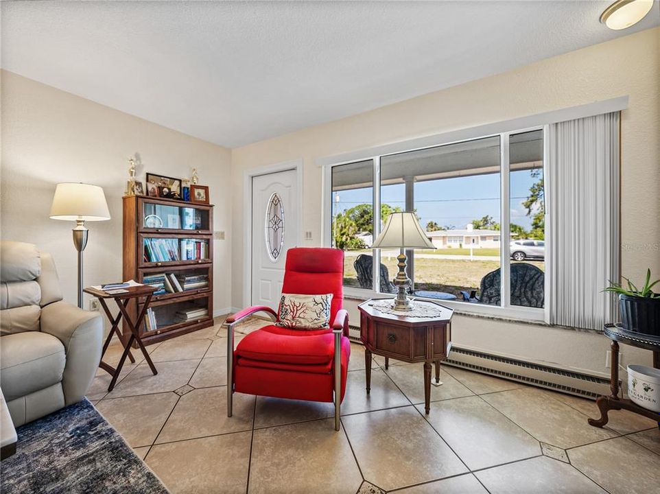 For Sale: $475,000 (4 beds, 2 baths, 1944 Square Feet)