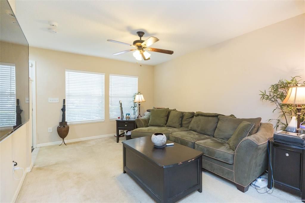 For Sale: $279,900 (3 beds, 2 baths, 1461 Square Feet)