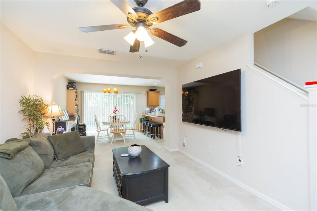 For Sale: $279,900 (3 beds, 2 baths, 1461 Square Feet)