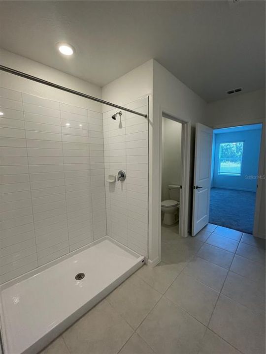 Active With Contract: $2,675 (5 beds, 2 baths, 2896 Square Feet)