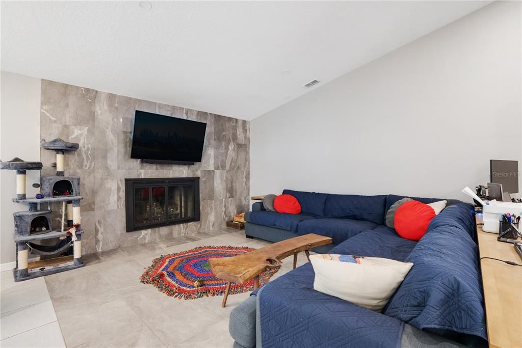 Active With Contract: $319,500 (3 beds, 2 baths, 1510 Square Feet)