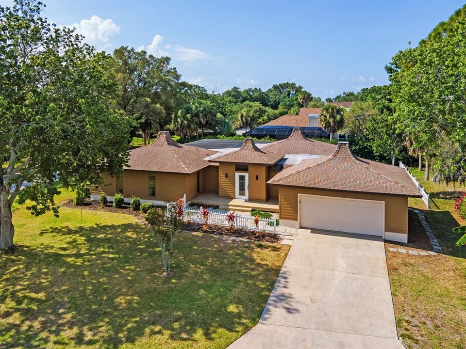 For Sale: $950,000 (3 beds, 2 baths, 2120 Square Feet)