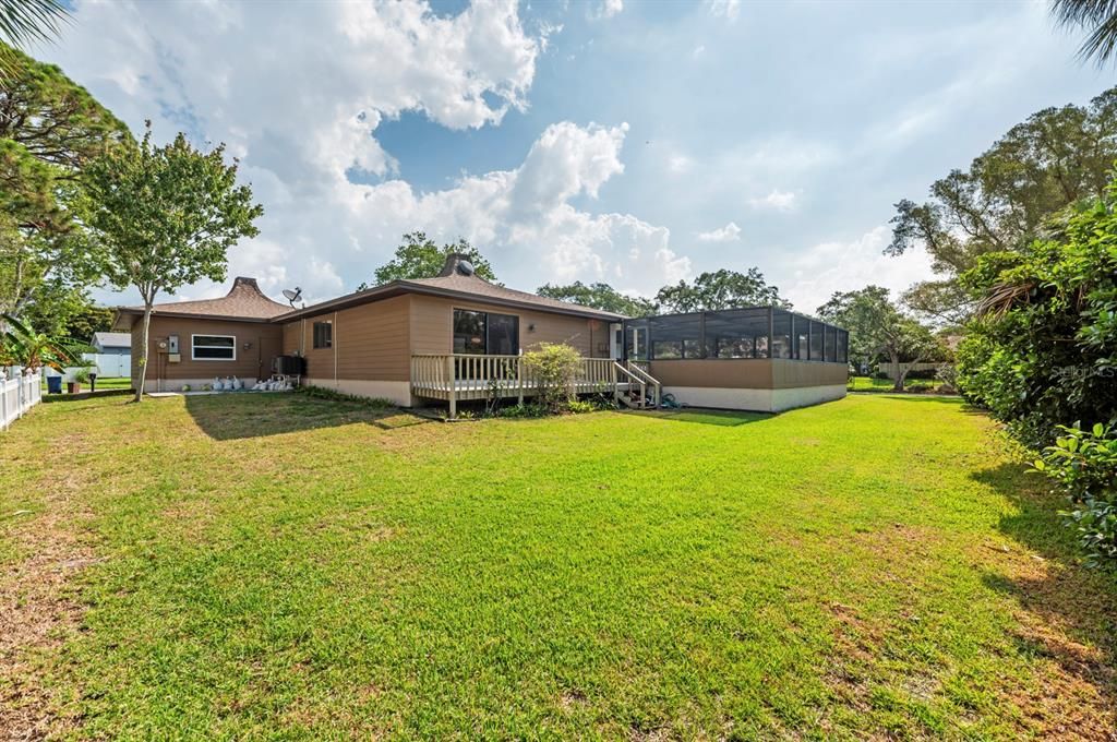 For Sale: $950,000 (3 beds, 2 baths, 2120 Square Feet)