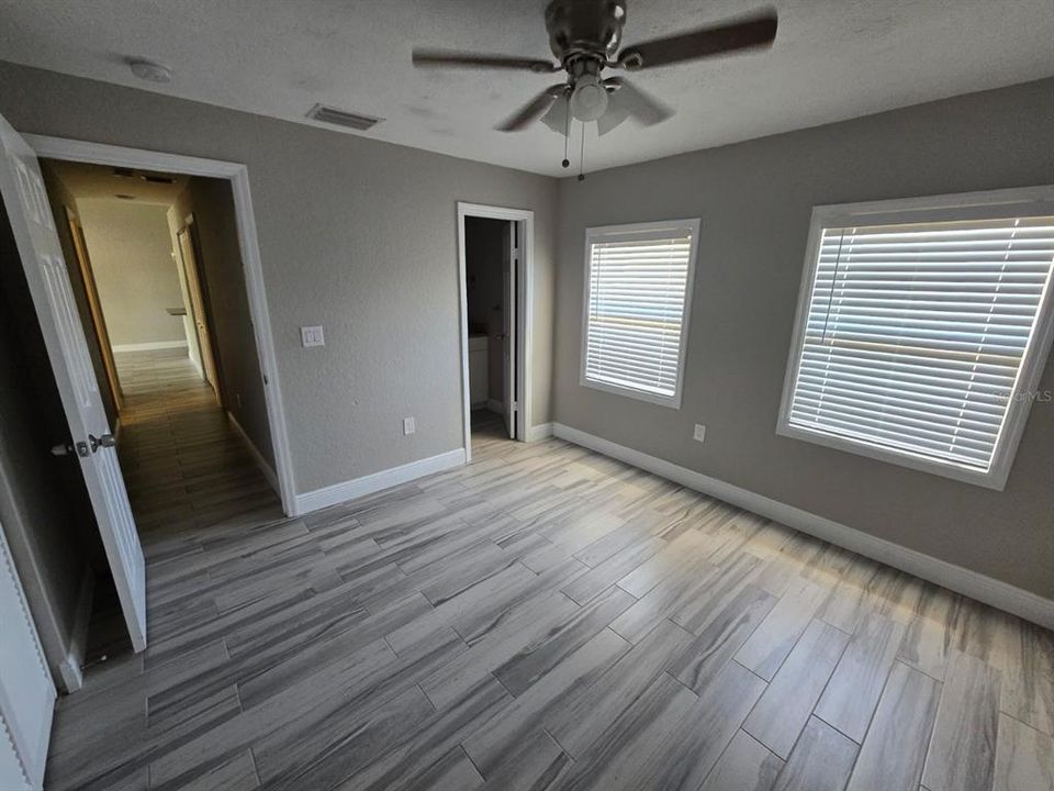 For Sale: $276,900 (3 beds, 2 baths, 1127 Square Feet)