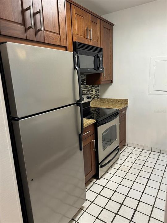 STAINLESS STEEL APPLIANCES