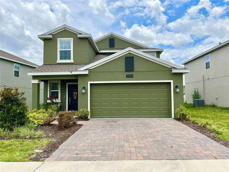 Active With Contract: $2,850 (5 beds, 2 baths, 2370 Square Feet)