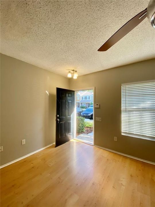 For Rent: $2,195 (2 beds, 2 baths, 1152 Square Feet)