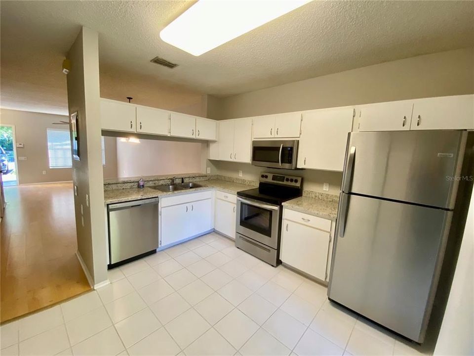 For Rent: $2,195 (2 beds, 2 baths, 1152 Square Feet)