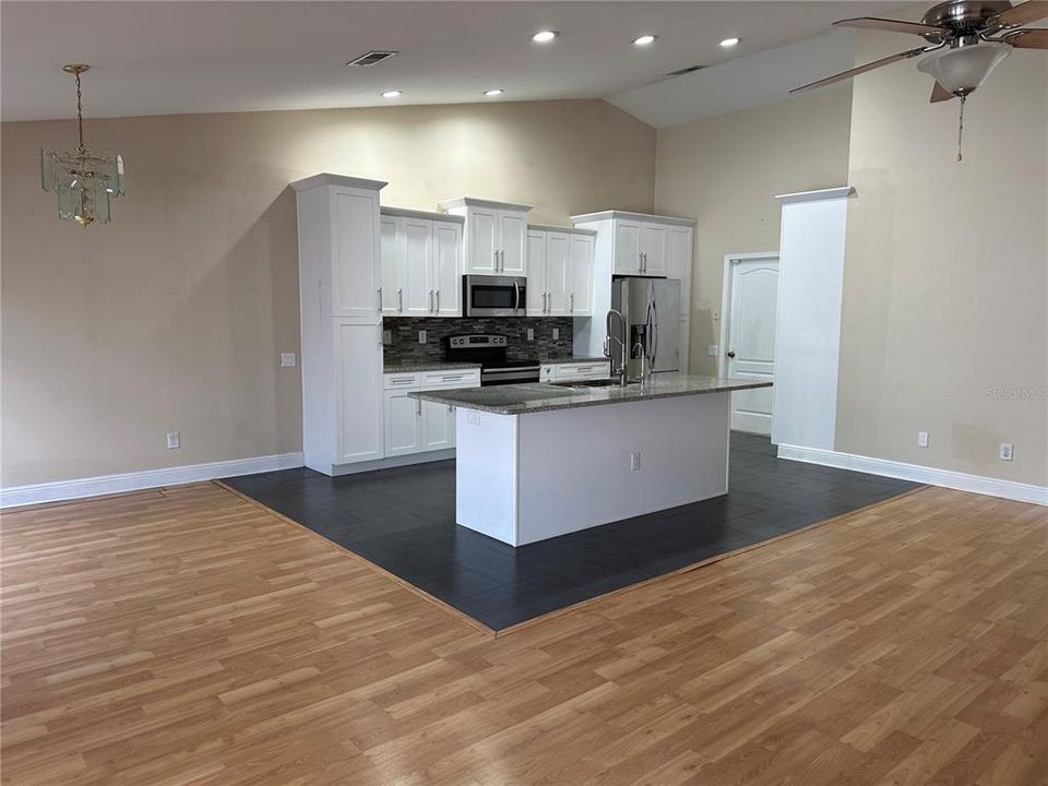 Active With Contract: $2,800 (3 beds, 2 baths, 1505 Square Feet)