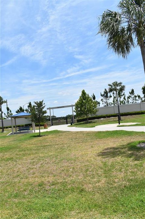 community entrance to Suncoast trail