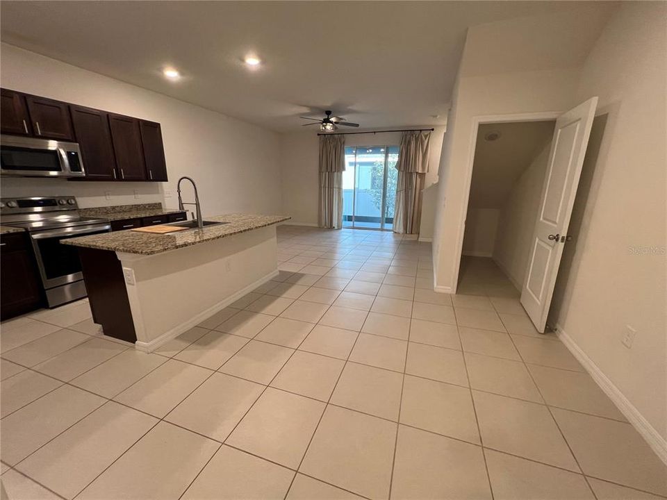 For Sale: $359,900 (3 beds, 2 baths, 1673 Square Feet)