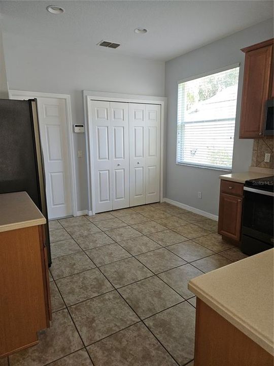 For Rent: $2,200 (3 beds, 2 baths, 1588 Square Feet)