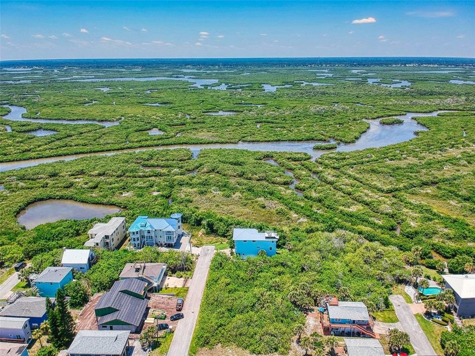 На продажу: $450,000 (0.25 acres)